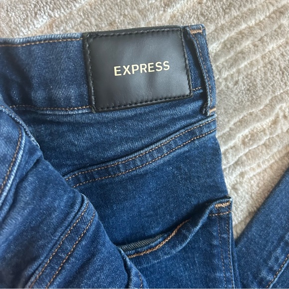 Express Super High Rise Straight Jean - Picture 4 of 4